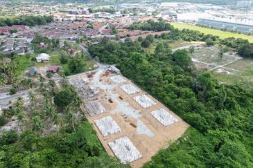 Lot 8 Taman Jambu Makmur Pekan