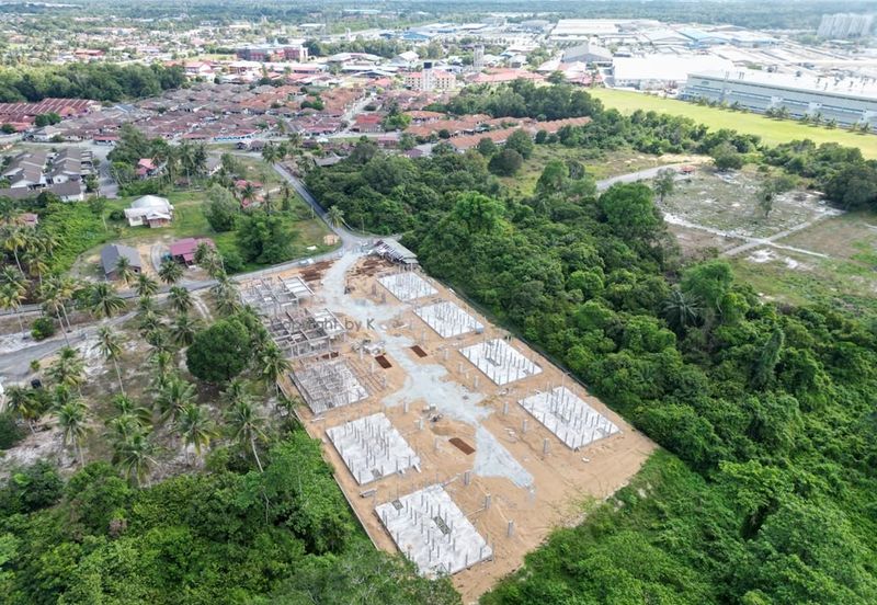 Lot 8 Taman Jambu Makmur Pekan