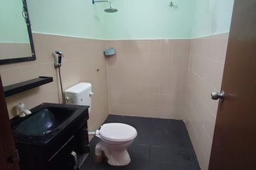 1.5 TINGKAT BANDAR KUANTAN PUTERI (THE TRENDS) Bawah Market Value