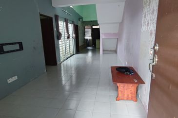 1.5 TINGKAT BANDAR KUANTAN PUTERI (THE TRENDS) Bawah Market Value