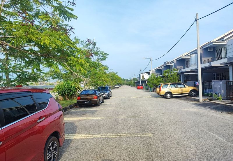 TERES 1 1/2TINGKAT PERUMAHAN BANDAR KUANTAN PUTRI 