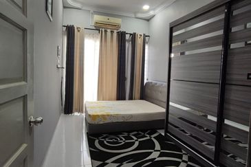 TERES 1 1/2TINGKAT PERUMAHAN BANDAR KUANTAN PUTRI 