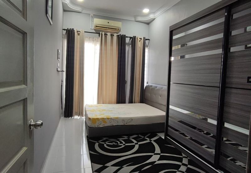 TERES 1 1/2TINGKAT PERUMAHAN BANDAR KUANTAN PUTRI 