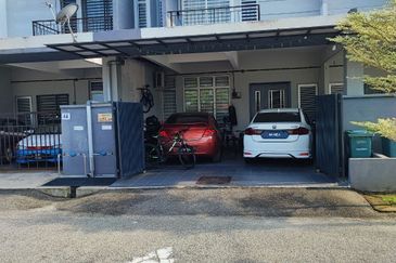 TERES 1 1/2TINGKAT PERUMAHAN BANDAR KUANTAN PUTRI 