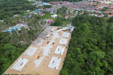 Lot 8 Taman Jambu Makmur Pekan