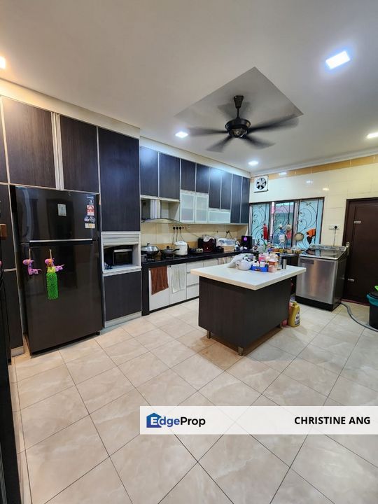 NICE & RENOVATED UNIT 2.5 STOREY HOUSE AT BATU BELAH, KLANG, SELANGOR, Selangor, Klang