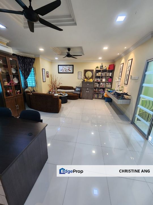 NICE & RENOVATED UNIT 2.5 STOREY HOUSE AT BATU BELAH, KLANG, SELANGOR, Selangor, Klang