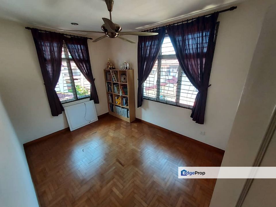 Kulai Bandar Putra - Jalan Kempas - Double Storey Semi-D 10-ft vacant Land, Johor, Kulai