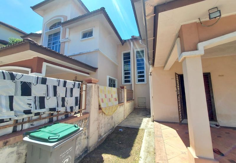 Kulai Bandar Putra - Jalan Kempas - Double Storey Semi-D 10-ft vacant Land