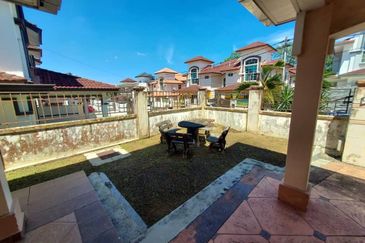 Kulai Bandar Putra - Jalan Kempas - Double Storey Semi-D 10-ft vacant Land