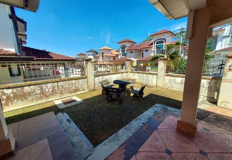 Kulai Bandar Putra - Jalan Kempas - Double Storey Semi-D 10-ft vacant Land