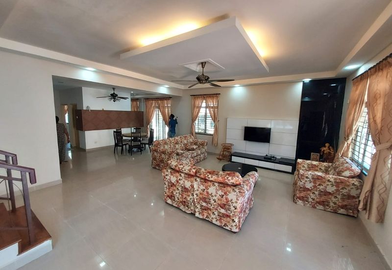 Kulai Bandar Putra - Jalan Kempas - Double Storey Semi-D 10-ft vacant Land