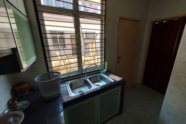 Kulai Bandar Putra - Jalan Kempas - Double Storey Semi-D 10-ft vacant Land