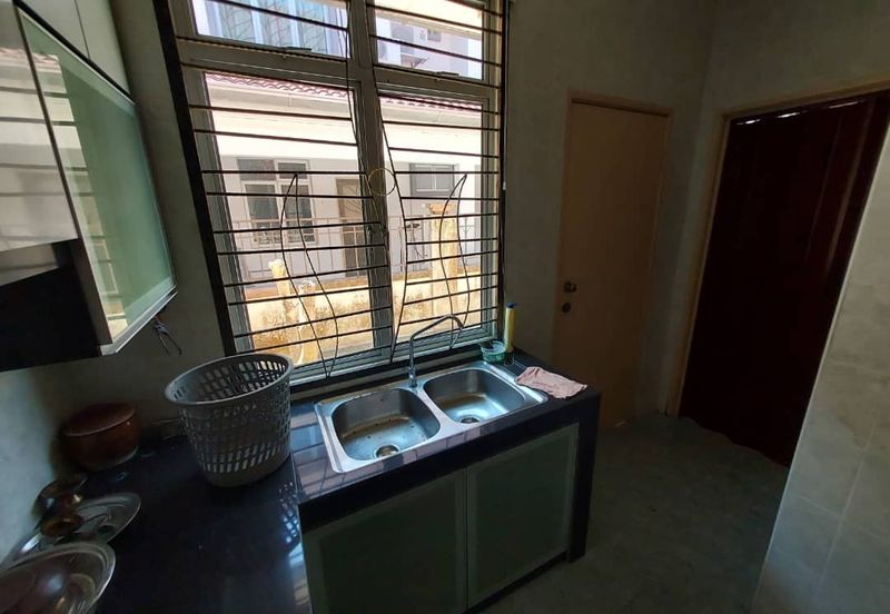 Kulai Bandar Putra - Jalan Kempas - Double Storey Semi-D 10-ft vacant Land