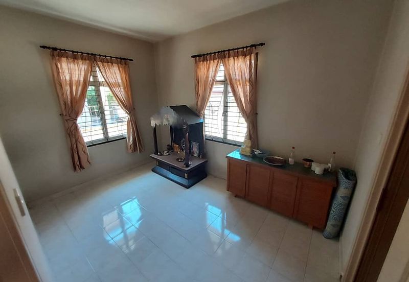 Kulai Bandar Putra - Jalan Kempas - Double Storey Semi-D 10-ft vacant Land