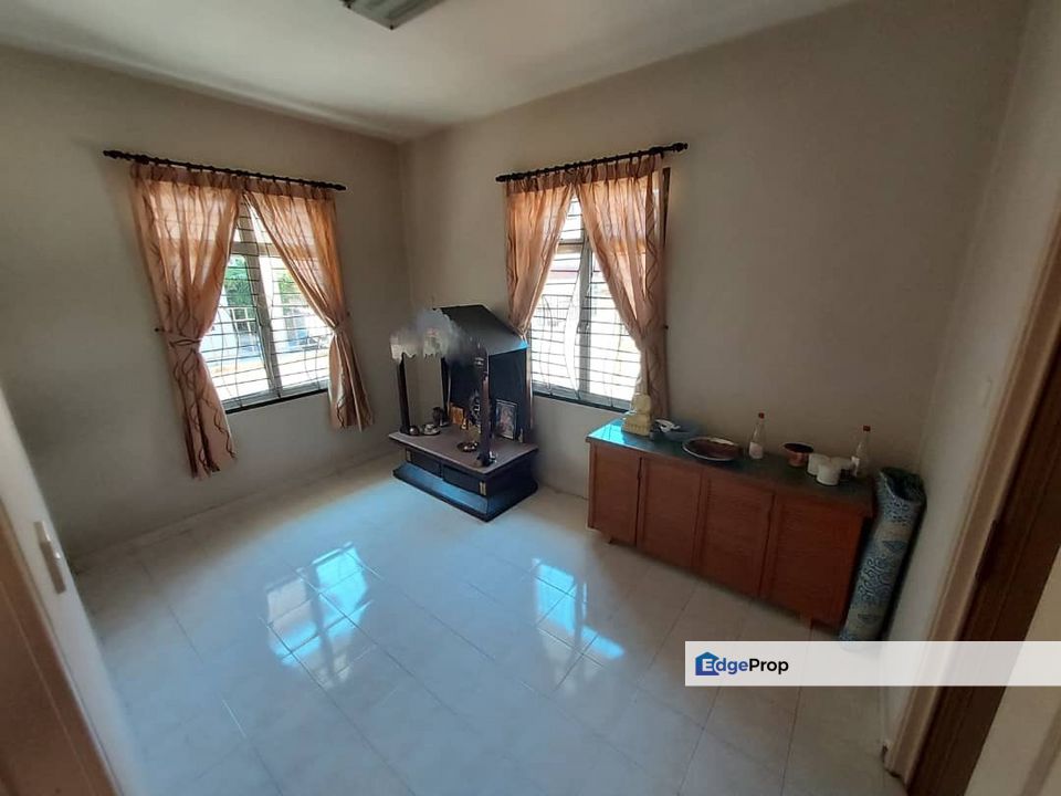 Kulai Bandar Putra - Jalan Kempas - Double Storey Semi-D 10-ft vacant Land, Johor, Kulai