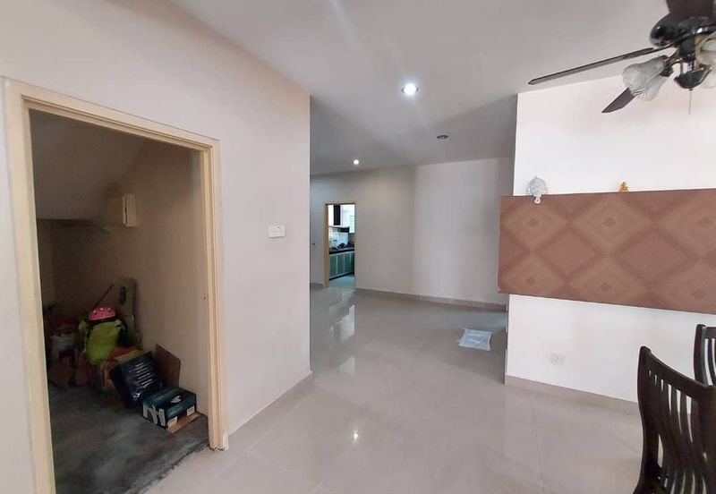 Kulai Bandar Putra - Jalan Kempas - Double Storey Semi-D 10-ft vacant Land