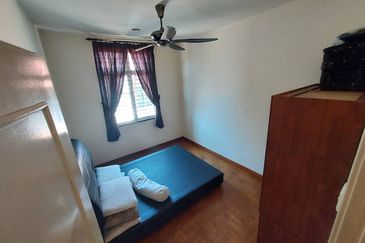 Kulai Bandar Putra - Jalan Kempas - Double Storey Semi-D 10-ft vacant Land