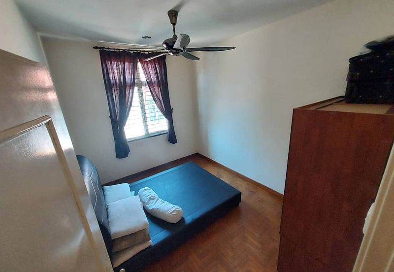 Kulai Bandar Putra - Jalan Kempas - Double Storey Semi-D 10-ft vacant Land