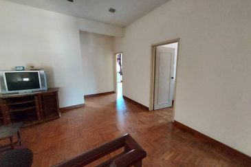 Kulai Bandar Putra - Jalan Kempas - Double Storey Semi-D 10-ft vacant Land