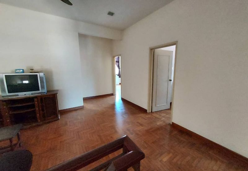 Kulai Bandar Putra - Jalan Kempas - Double Storey Semi-D 10-ft vacant Land