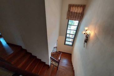 Kulai Bandar Putra - Jalan Kempas - Double Storey Semi-D 10-ft vacant Land