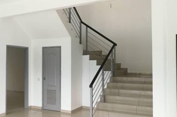 Kulai - Jalan Desa Baiduri - Double Storey Semi D Corner lot