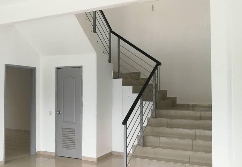 Kulai - Jalan Desa Baiduri - Double Storey Semi D Corner lot