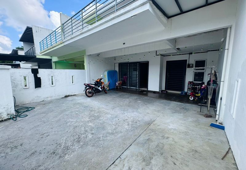 Kulai - Jalan Desa Baiduri 2 - Double Storey Terrace House