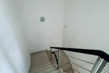 Kulai - Jalan Desa Baiduri 2 - Double Storey Terrace House