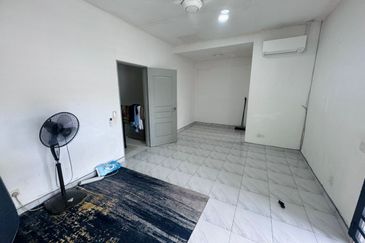 Kulai - Jalan Desa Baiduri 2 - Double Storey Terrace House