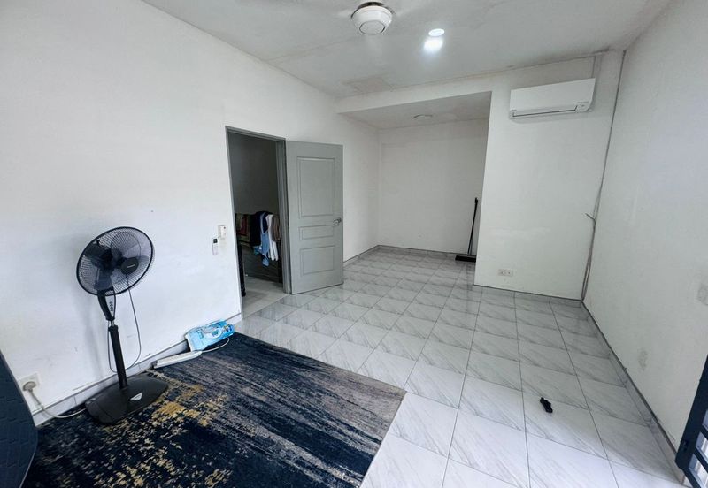 Kulai - Jalan Desa Baiduri 2 - Double Storey Terrace House