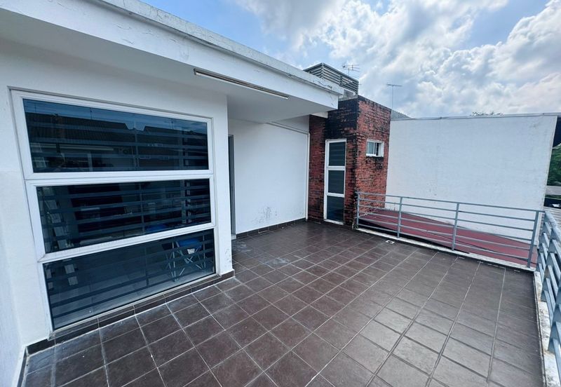 Kulai - Jalan Desa Baiduri 2 - Double Storey Terrace House