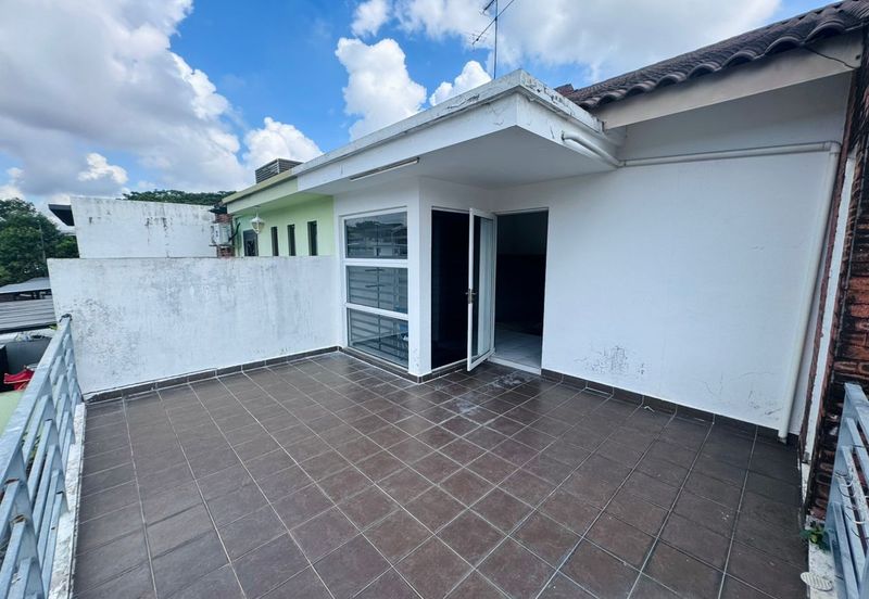 Kulai - Jalan Desa Baiduri 2 - Double Storey Terrace House