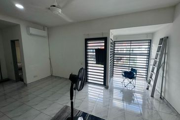 Kulai - Jalan Desa Baiduri 2 - Double Storey Terrace House
