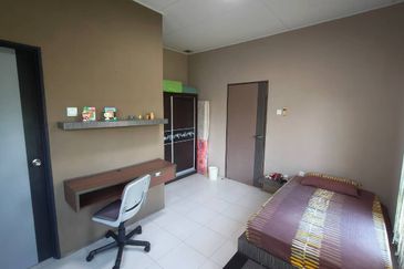 Kulai - Taman Scientex, Kelapa Sawit - 2 storey Semi D Corner Lot