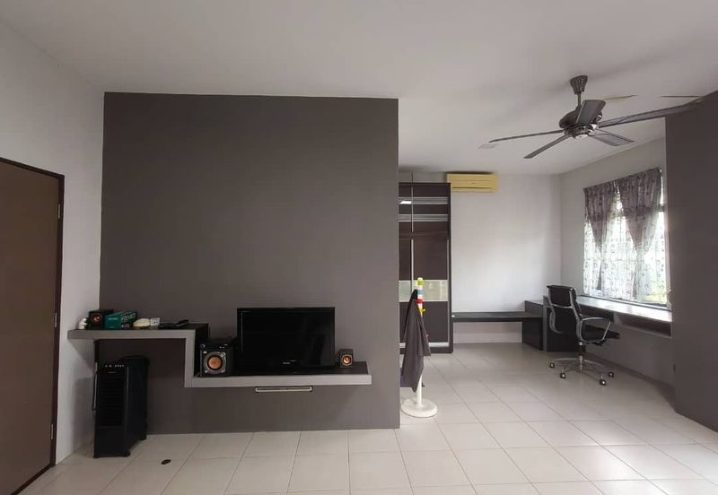 Kulai - Taman Scientex, Kelapa Sawit - 2 storey Semi D Corner Lot