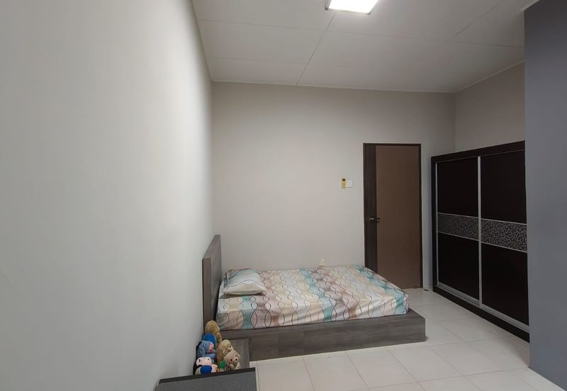 Kulai - Taman Scientex, Kelapa Sawit - 2 storey Semi D Corner Lot