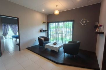 Kulai - Taman Scientex, Kelapa Sawit - 2 storey Semi D Corner Lot