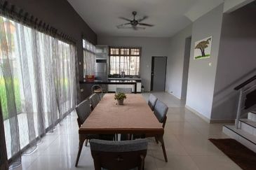Kulai - Taman Scientex, Kelapa Sawit - 2 storey Semi D Corner Lot