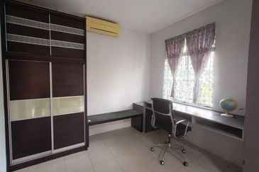 Kulai - Taman Scientex, Kelapa Sawit - 2 storey Semi D Corner Lot