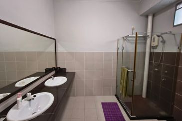 Kulai - Taman Scientex, Kelapa Sawit - 2 storey Semi D Corner Lot