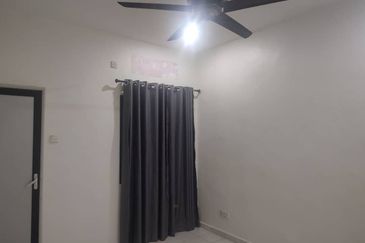 Kulai Indahpura - Jalan Kemboja ✅Double Storey Terrace House Unblock View