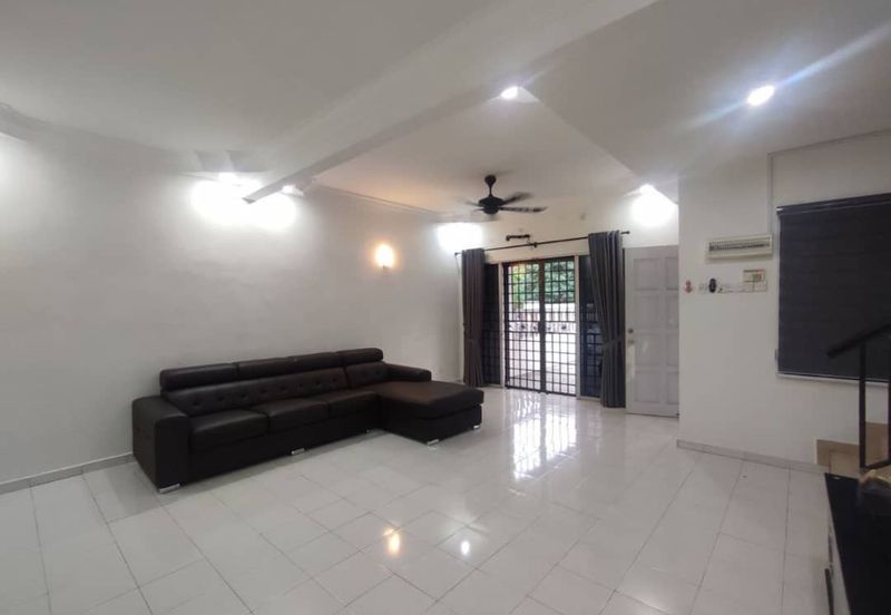Kulai Indahpura - Jalan Kemboja ✅Double Storey Terrace House Unblock View