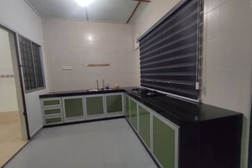 Kulai Indahpura - Jalan Kemboja ✅Double Storey Terrace House Unblock View