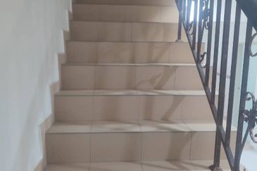 Kulai Indahpura - Jalan Kemboja ✅Double Storey Terrace House Unblock View