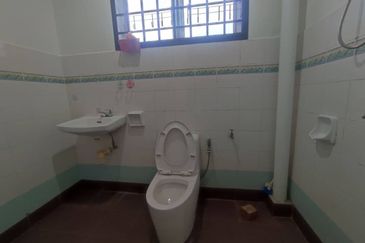 Kulai Indahpura - Jalan Kemboja ✅Double Storey Terrace House Unblock View