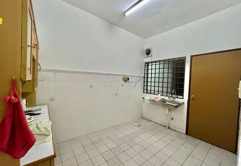 Kulai Bandar Putra  Jalan nuri - Double Storey House Full Loan Unit