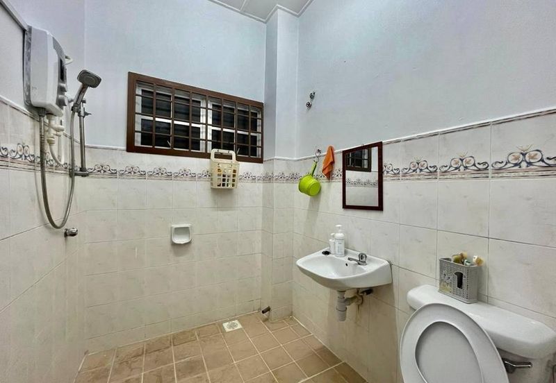 Kulai Bandar Putra  Jalan nuri - Double Storey House Full Loan Unit