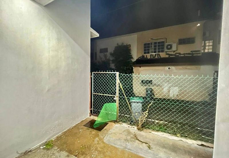 Kulai Bandar Putra  Jalan nuri - Double Storey House Full Loan Unit